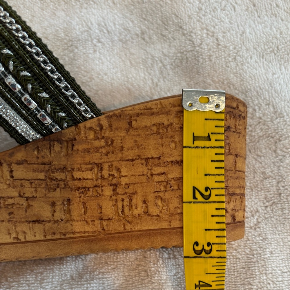 Toscanella Wedge Heels Womens 9.5 NWOT *Spot on each shoe where the tag was - Picture 10 of 10